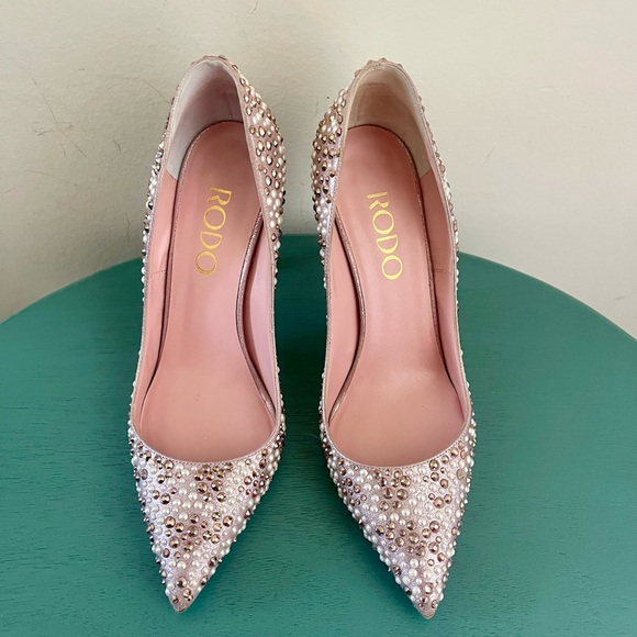 Rodo evening pump with pearls and crystals great condition size 37,5 runs US 7 - Picture 4 of 9